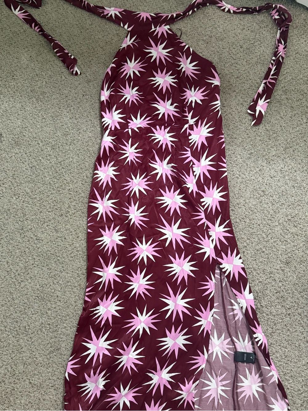 Backless Halter Maxi Dress in Burgundy with Pink Starburst Print